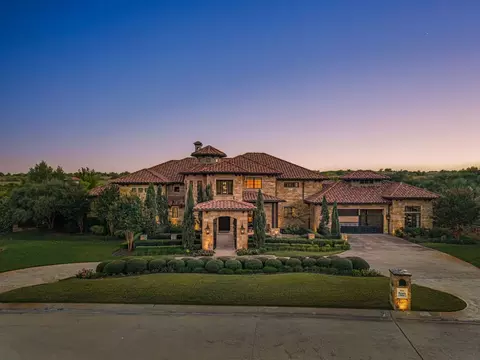 9541 Marbella Dr, Fort Worth, TX 76126