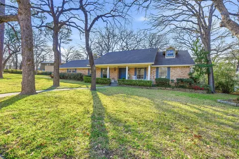 118 Ridgecrest Cir, Denton, TX 76205