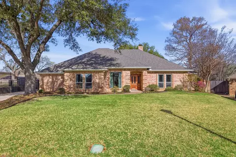 1801 Glenbrook Ct, Bedford, TX 76021