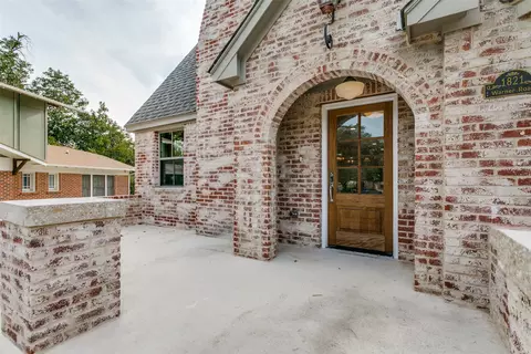 1821 Warner Rd, Fort Worth, TX 76110