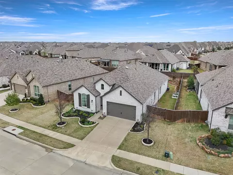 1201 Bluestem Dr, Aubrey, TX 76227