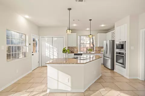 Kitchen - 4202 Hearthside Dr, Grapevine, TX 76051 photo 1 of 3