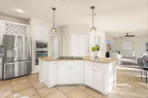 Kitchen - 4202 Hearthside Dr, Grapevine, TX 76051 photo 3 of 3