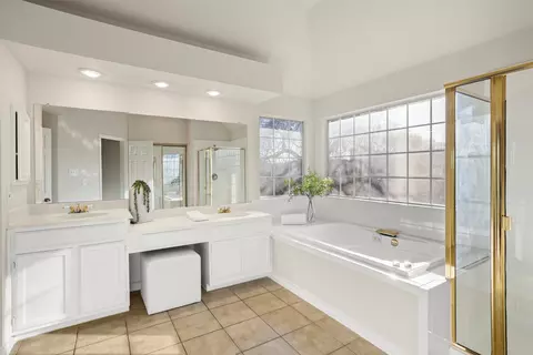 Bath - 4202 Hearthside Dr, Grapevine, TX 76051 photo 2 of 4