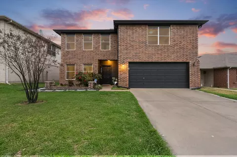 8133 Colbi Ln, Fort Worth, TX 76120