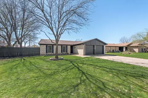 1532 Augusta Rd, Benbrook, TX 76126