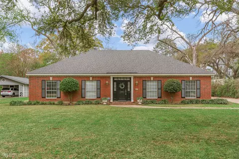 210 Ockley Dr, Shreveport, LA 71105