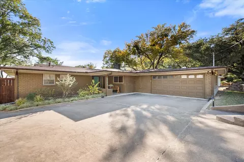 6113 Valley View Dr, Fort Worth, TX 76116
