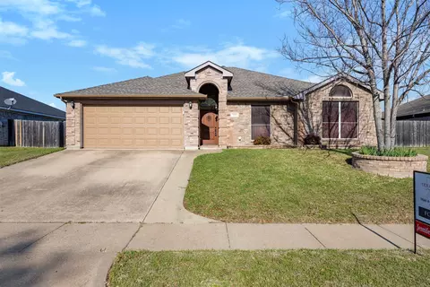 1021 Miles Ave, Burleson, TX 76028