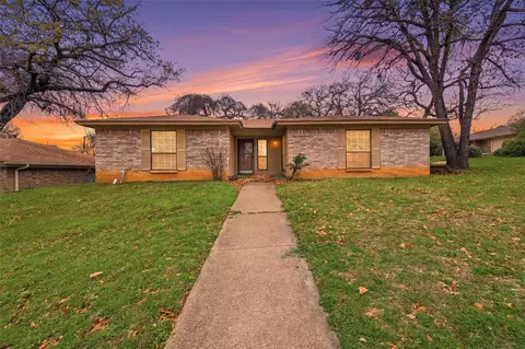 4300 Spring Hill Ln, Arlington, TX 76016