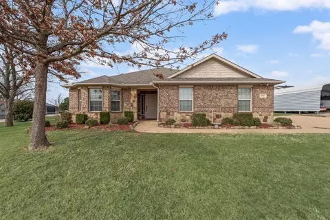 932 Cook St, Midlothian, TX 76065