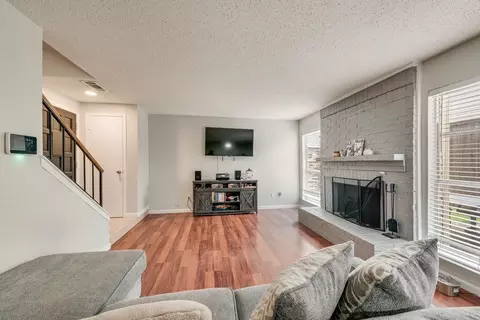 2643 Via Ventura Cir, Carrollton, TX 75006