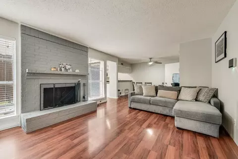 2643 Via Ventura Cir, Carrollton, TX 75006