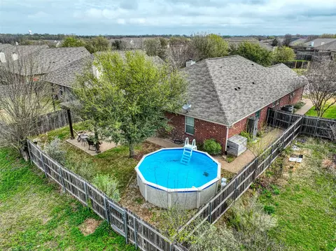 933 Heston Cir, Robinson, TX 76706