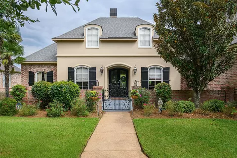 1166 Waters Edge Cir, Shreveport, LA 71106