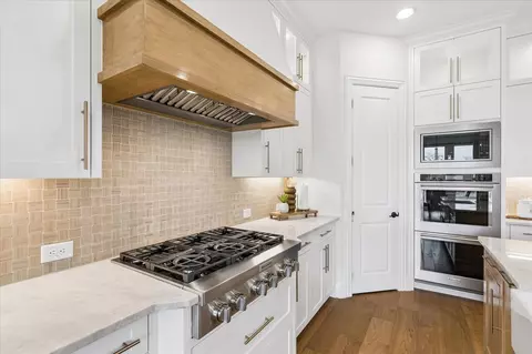 Kitchen - 7412 Black Bear Ln, Argyle, TX 76226 photo 4 of 4