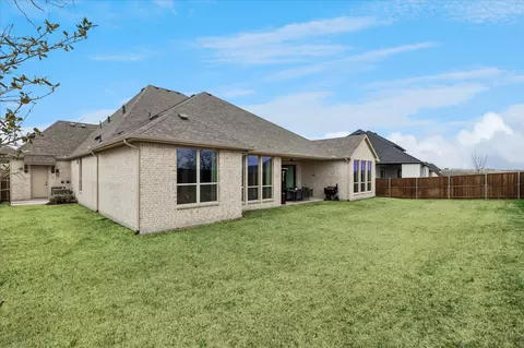Exterior - 7412 Black Bear Ln, Argyle, TX 76226 photo 4 of 5