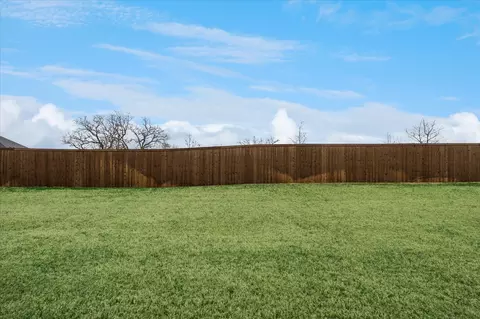 Exterior - 7412 Black Bear Ln, Argyle, TX 76226 photo 5 of 5