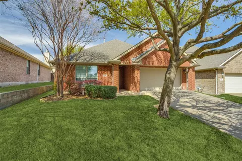 712 Hardwood Dr, Mckinney, TX 75069