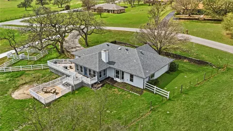 102 Dawn Cir, Weatherford, TX 76086