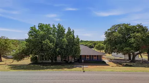 102 Dawn Cir, Weatherford, TX 76086
