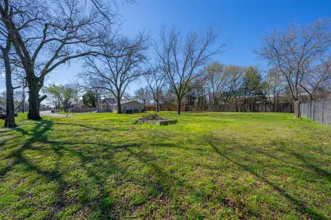 1609 N Brazos Ave, Cleburne, TX 76031