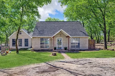 1313 Apache Ct, Joshua, TX 76058