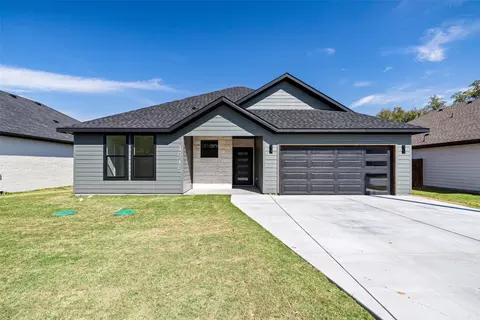 4915 Wichita St, Granbury, TX 76048