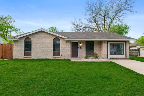 2605 Laurel St, Grand Prairie, TX 75050