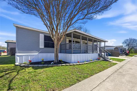 714 Parkview Dr, Forney, TX 75126