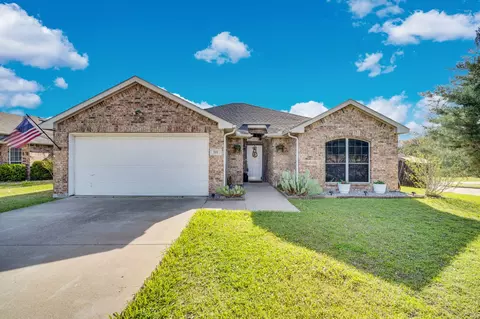 702 Green Acres Ln, Midlothian, TX 76065