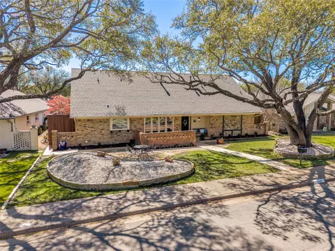 7402 Authon Dr, Dallas, TX 75248