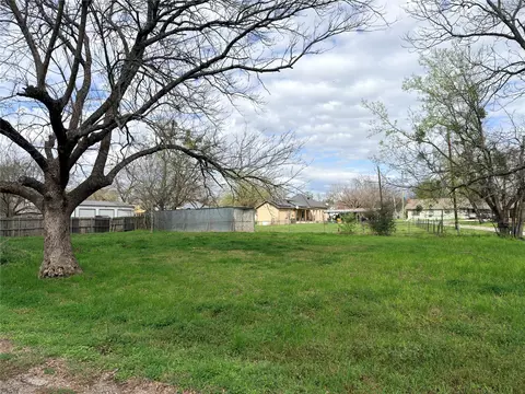 604 SW 2nd St, Kerens, TX 75144