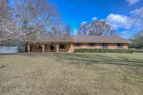816 Bogan Ln, Coushatta, LA 71019