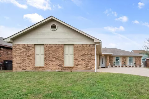 3104 Creekwood Ln, Fort Worth, TX 76123