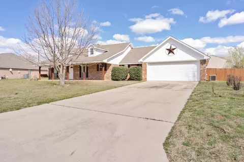 107 Ashley St, Alvord, TX 76225