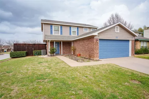 1524 Briarcrest Dr, Grapevine, TX 76051