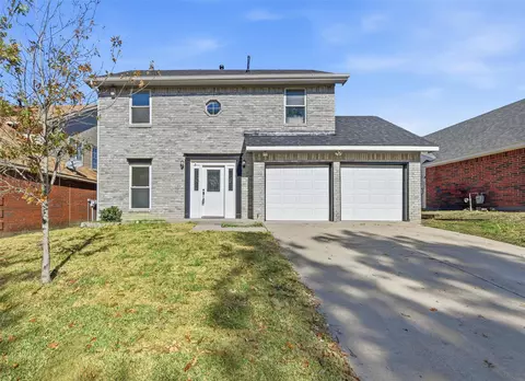 10120 Long Rifle Dr, Fort Worth, TX 76108