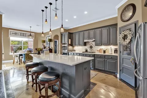 7012 Ridge Line Dr, North Richland Hills, TX 76182