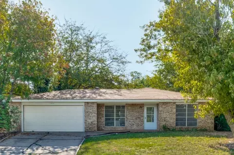 1505 N Matthews St, Bowie, TX 76230