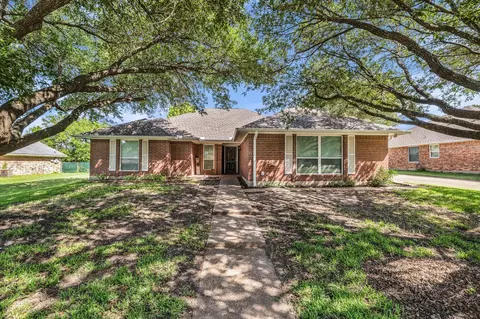 232 Crescent, Hewitt, TX 76643