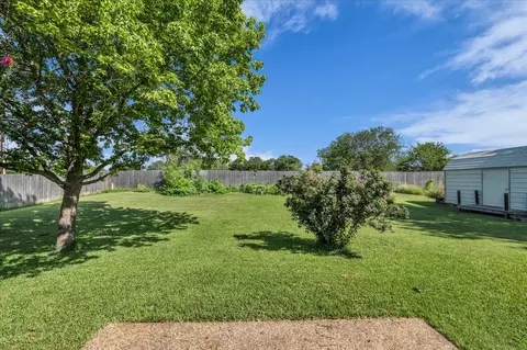 Exterior - 232 Crescent, Hewitt, TX 76643 photo 7 of 7