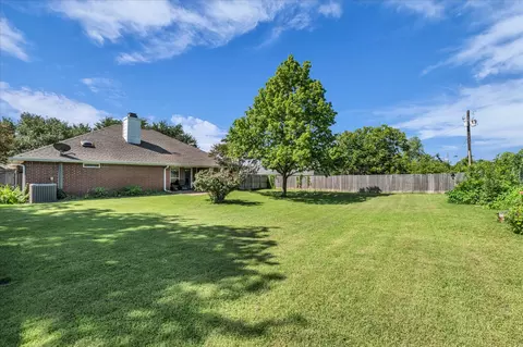 Exterior - 232 Crescent, Hewitt, TX 76643 photo 6 of 7