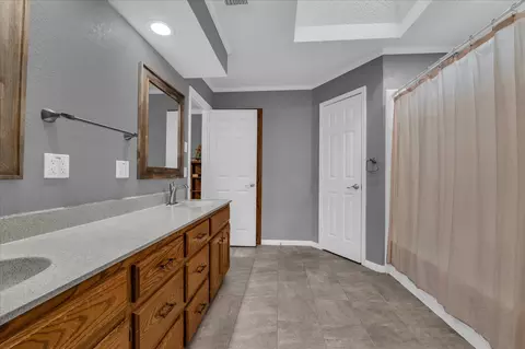 Bath - 232 Crescent, Hewitt, TX 76643 photo 2 of 3