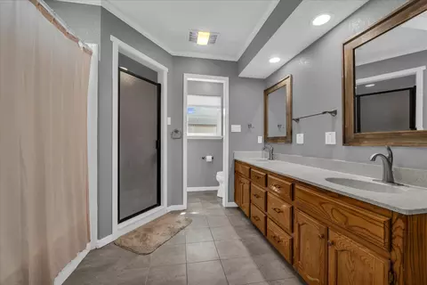 Bath - 232 Crescent, Hewitt, TX 76643 photo 3 of 3