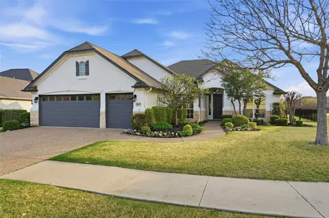 8913 Grandview Dr, Denton, TX 76207