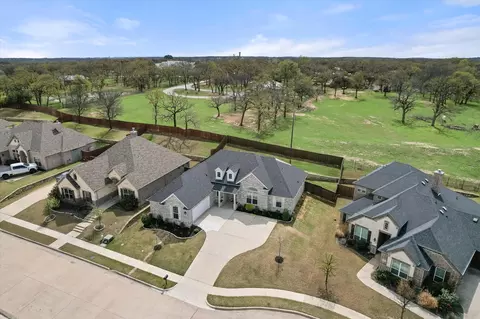 157 Fairweather Dr, Burleson, TX 76028