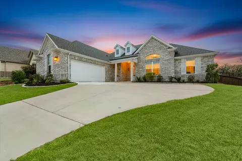 157 Fairweather Dr, Burleson, TX 76028