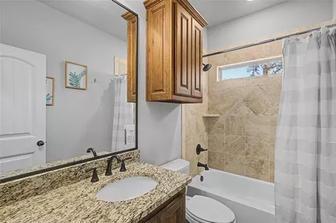 Bath - 1041 Tex Ln, Springtown, TX 76082 photo 5 of 5