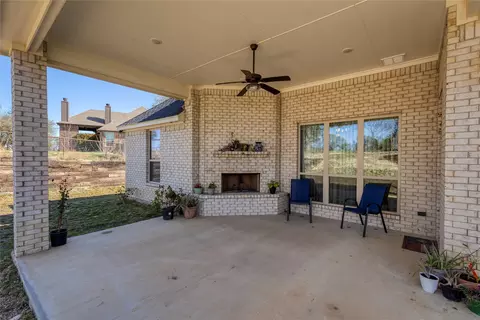Exterior - 1041 Tex Ln, Springtown, TX 76082 photo 4 of 8
